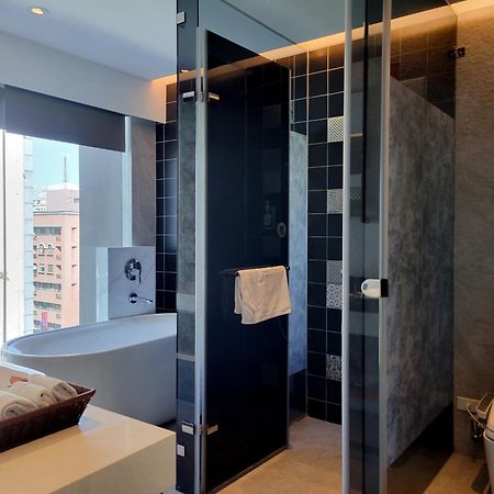 Check Inn Taichung Zhongshan Extérieur photo
