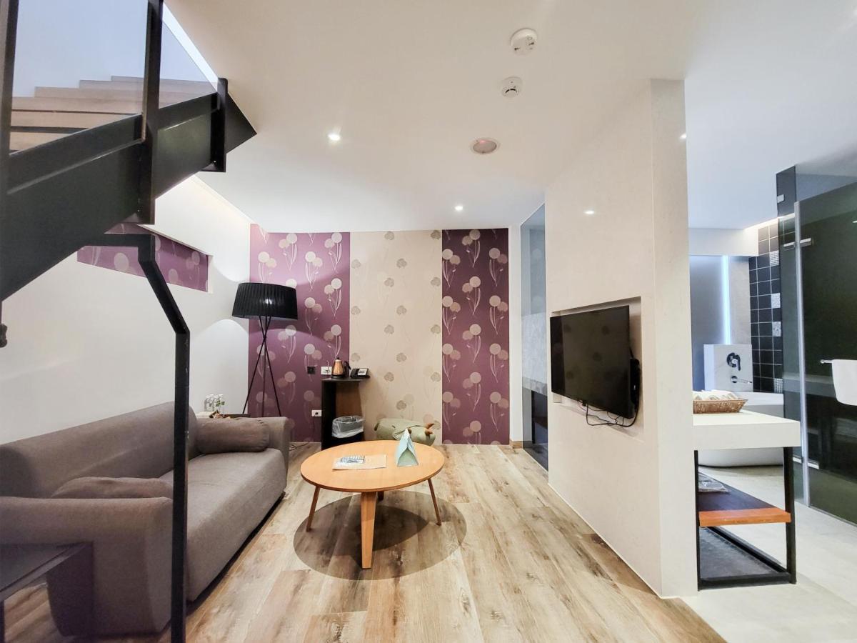 Check Inn Taichung Zhongshan Extérieur photo