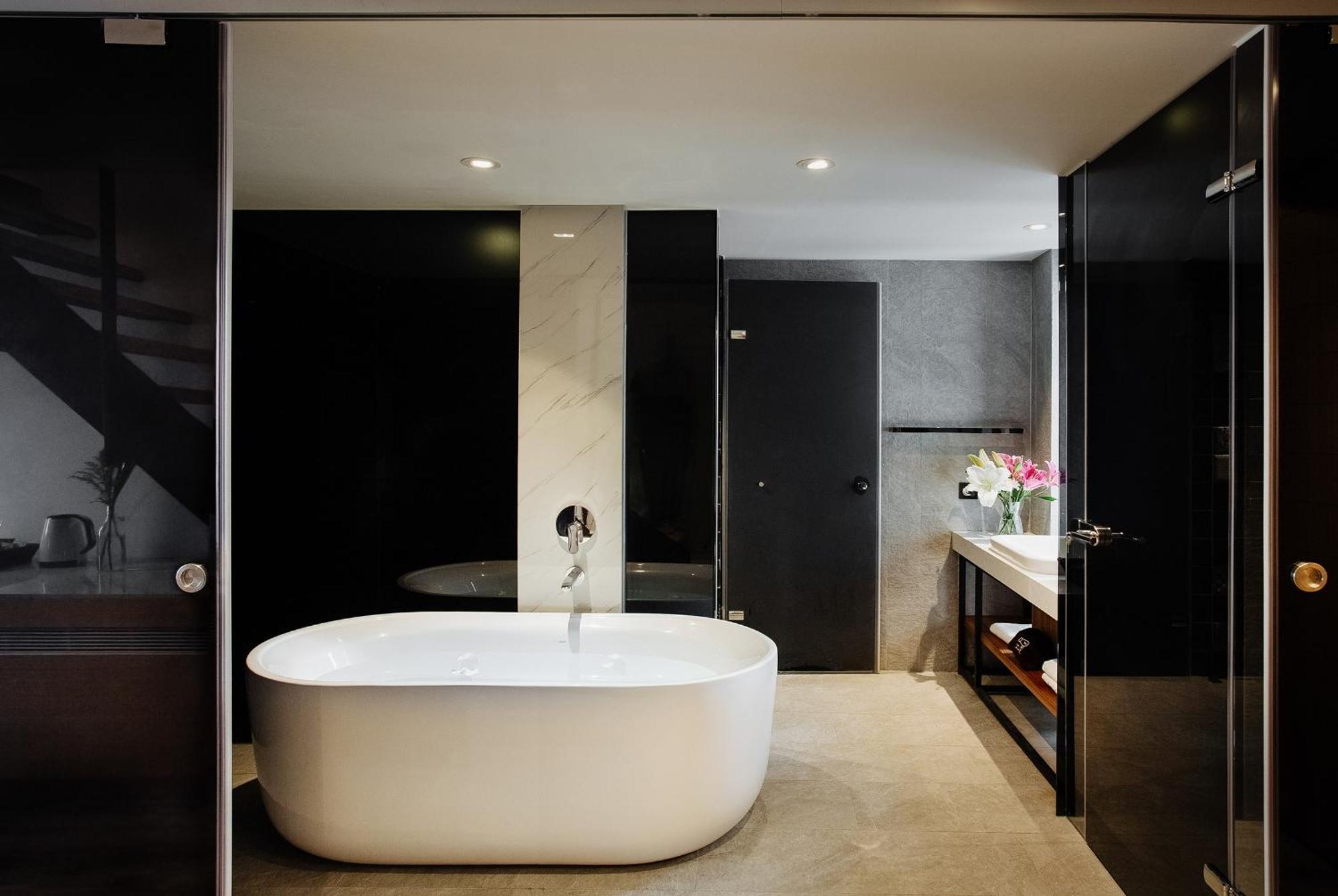 Check Inn Taichung Zhongshan Extérieur photo