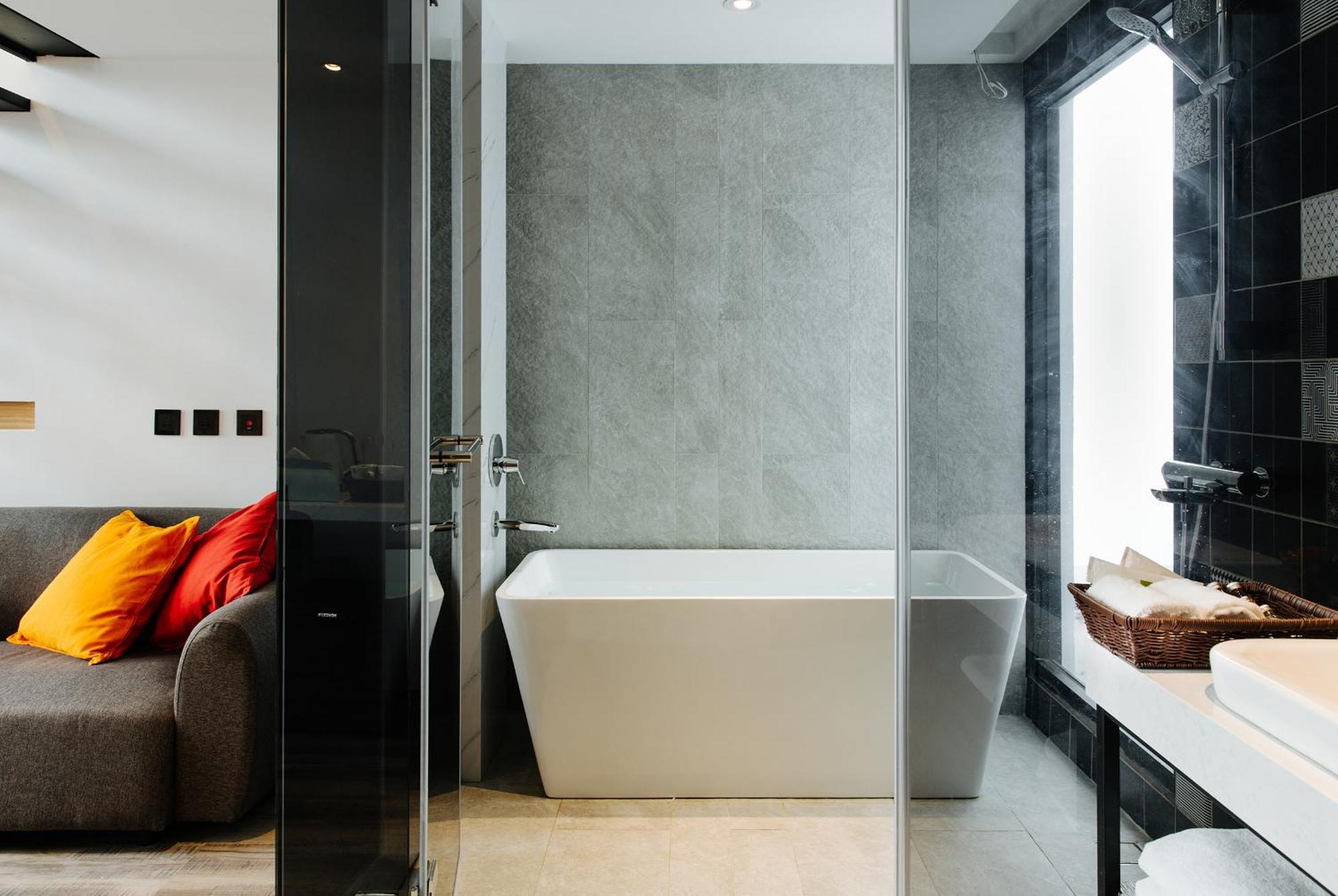 Check Inn Taichung Zhongshan Extérieur photo