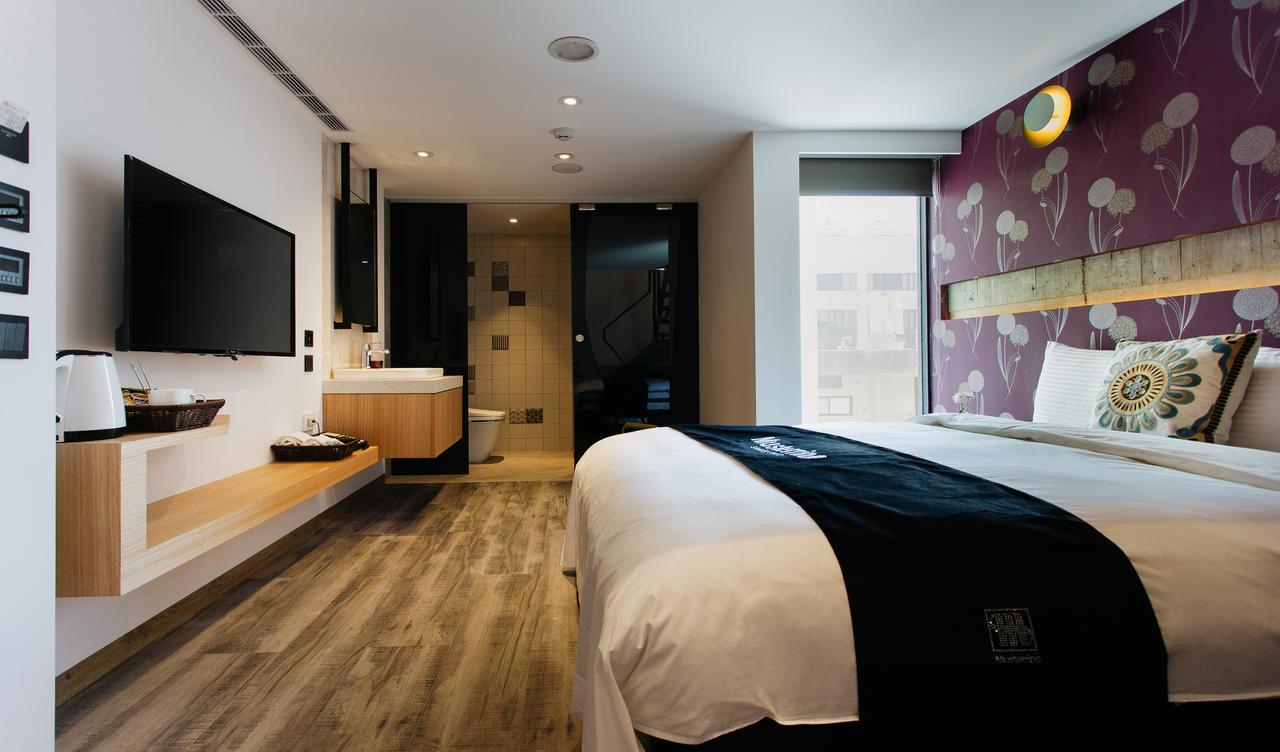 Check Inn Taichung Zhongshan Extérieur photo