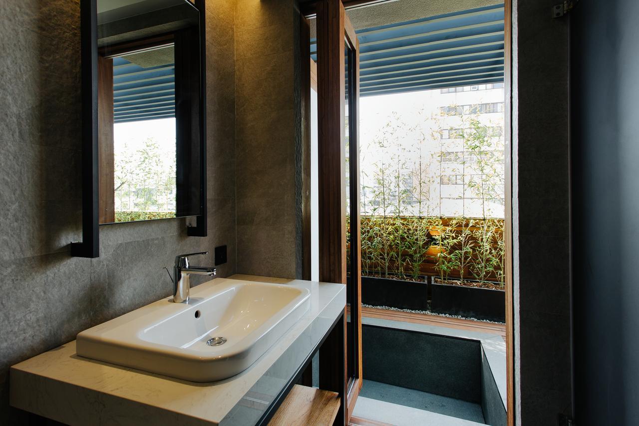 Check Inn Taichung Zhongshan Extérieur photo
