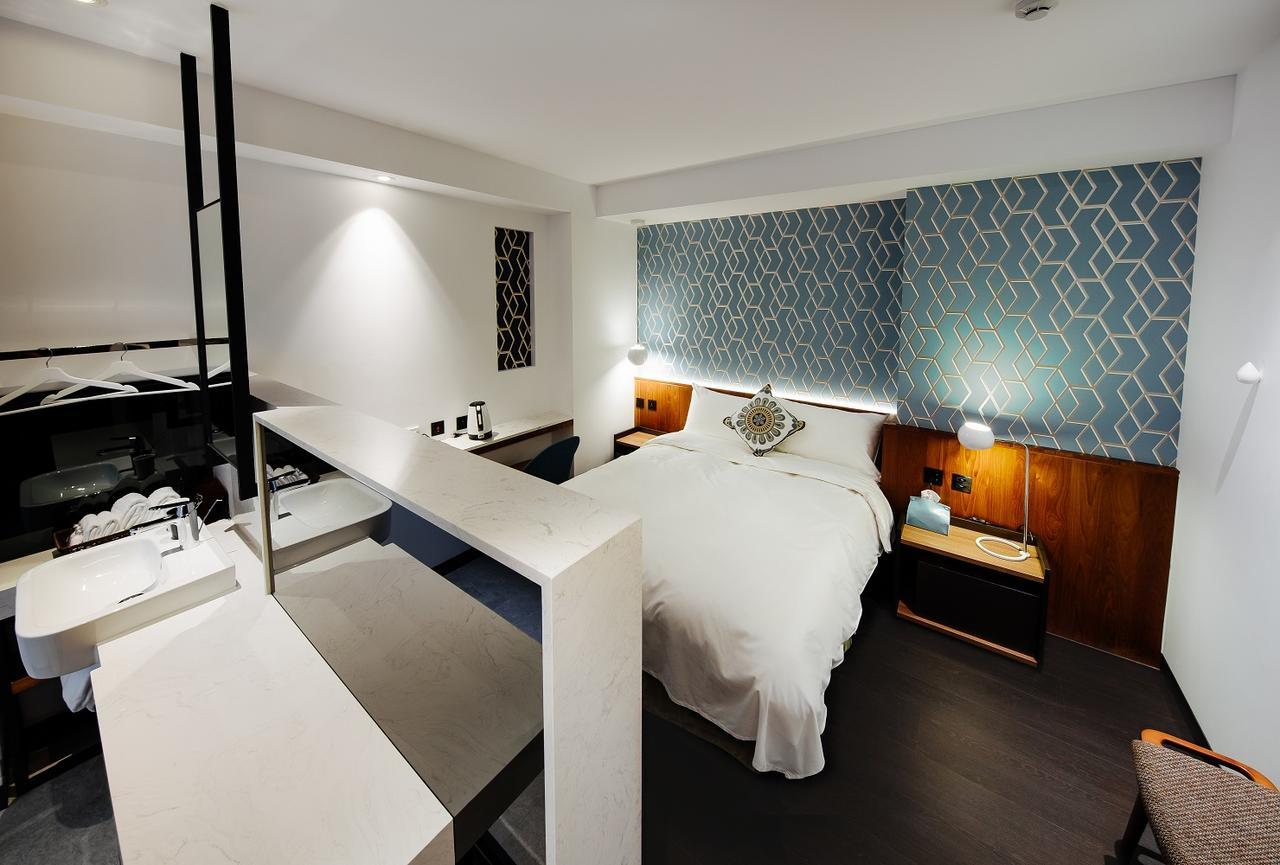 Check Inn Taichung Zhongshan Extérieur photo