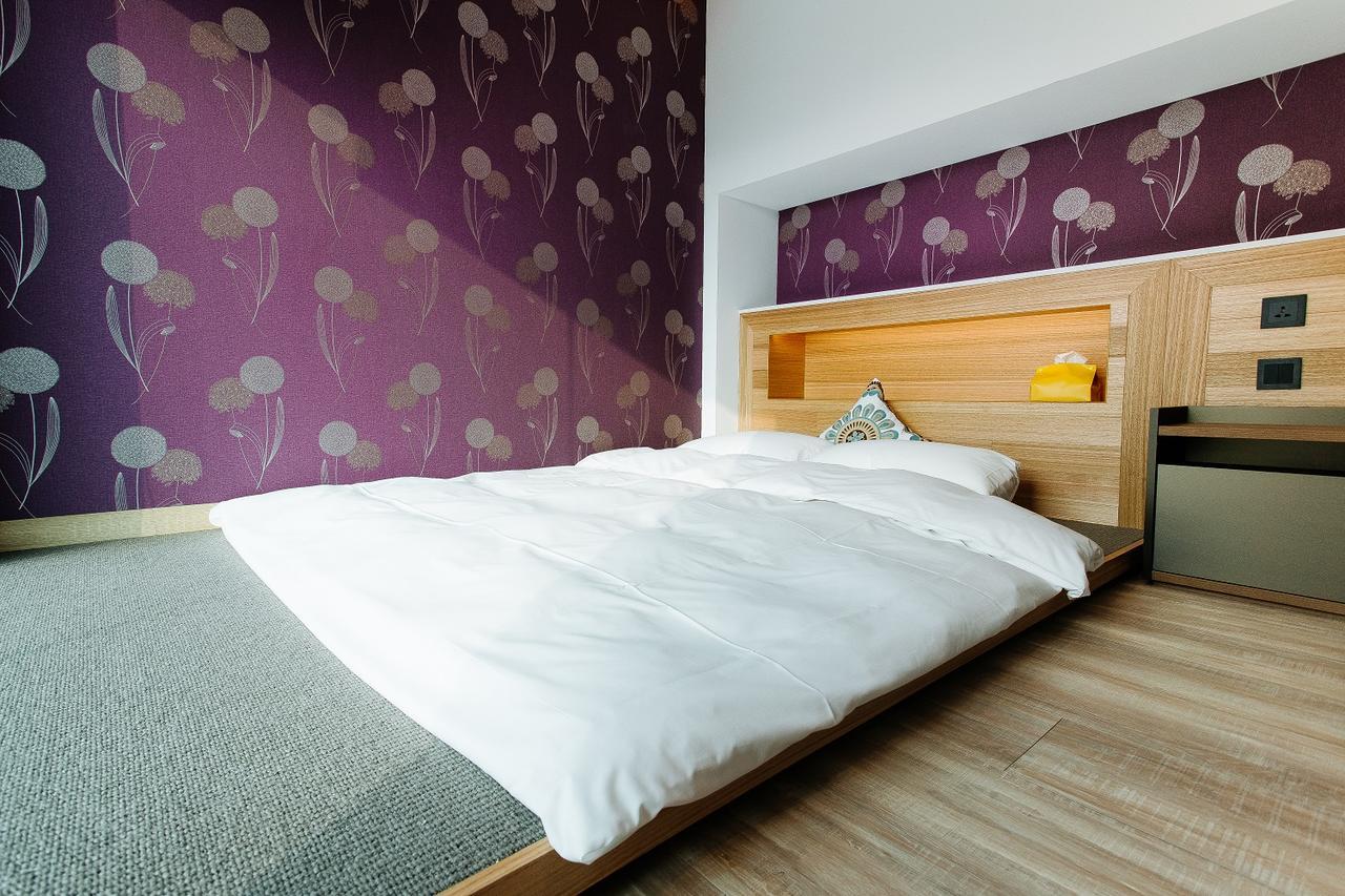 Check Inn Taichung Zhongshan Extérieur photo